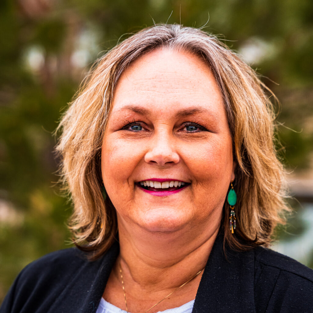 JEN ANDERSON HEADSHOT